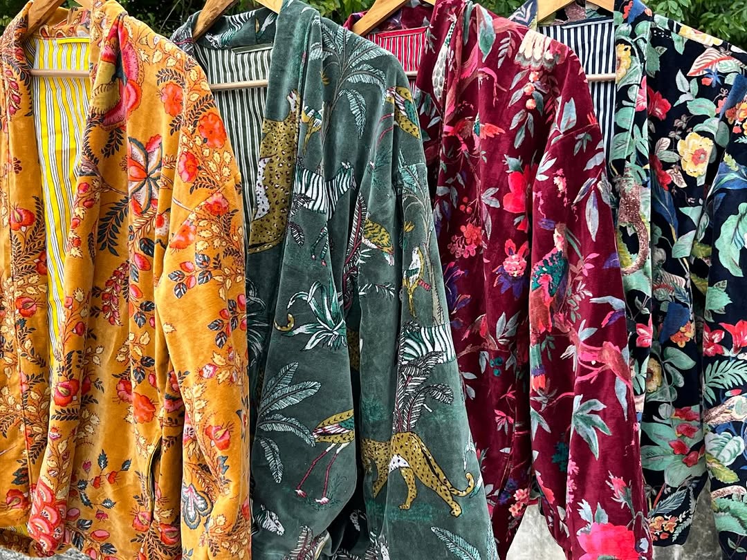 Women Printed Velvet Jacket